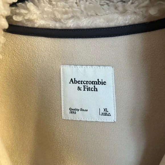 Abercrombie teddy bear coat. Size xl - Picture 6 of 6
